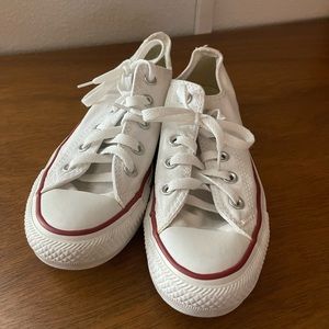 White low top converse size 6